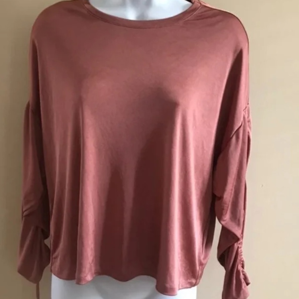 Express Women XS Blouse Patterned Sleeve NWT